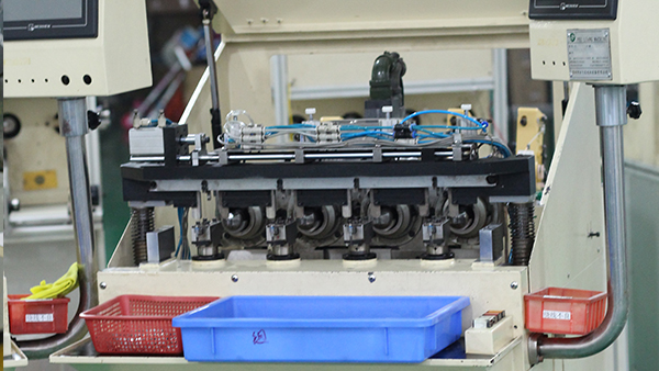 順昌電機(jī)-生產(chǎn)設(shè)備展示